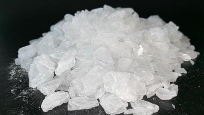 Symbolbild: Zollfahndungsamt Essen/dpa
Bei einer Grenzkontrolle fanden Beamte eine geringe Menge an Crystal bei einem 42-Jährigen.