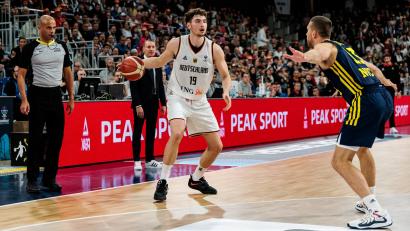 Archivbild: FIBA/DBB
Kay Bruhnke (links) bei seinem Einsatz für Deutschland in der EM-Qualifikation gegen Schweden.