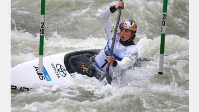 Bild: Karl-Josef Hildenbrand/dpa
Der australische Kanuslalom-Star Jessica Fox muss gesundheitsbedingt die nächsten Weltcups absagen. (Archivbild)