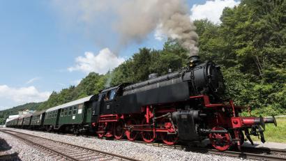 Bild: picture alliance / dpa
Die Sauschwänzlebahn im Schwarzwald war in der "Eisenbahn-Romantik" immer wieder Thema.