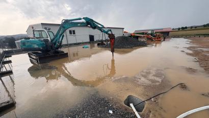 Bild: Feuerwehr Nabburg
In einen See verwandelt hatte sich diese Baustelle in Nabburg.