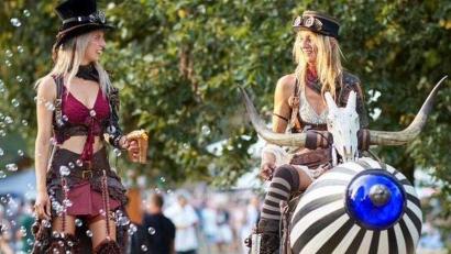 Bild: Tobias Anner
Bei der Abschlussveranstaltung der Reihe "I Am Amberg" am 3. September wird auch eine dampfende Steam-Punk-Rakete durch die Straßen ziehen.