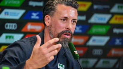 Bild: Harry Langer/dpa
Sandro Wagner äußerte sich auch zur Wechsel-Wende um Stuttgarts Nick Woltemade. (Archivbild)