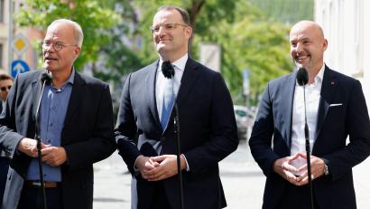 Bild: Heiko Becker/dpa
Nach einem ruckeligen Start wollten die Koalitionsfraktionen ein Signal der Geschlossenheit senden.