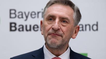 Bild: Sven Hoppe/dpa
War zu Beginn des Jahres noch als Bundesagrarminister im Gespräch: der Präsident des bayerischen Bauernverbandes, Günther Felßner. (Archivbild)
