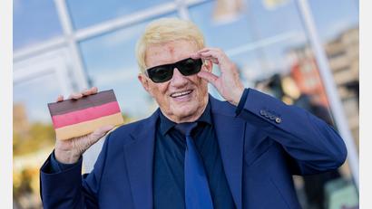 Bild: Rolf Vennenbernd/dpa
Heino unterstützt die Pläne zur Einführung einer neuen Wehrpflicht.