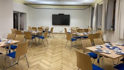 Bild: Andrea Ederer, Stadt Maxhütte-Haidhof
Das "Witwen- und Witwercafé" in Maxhütte-Haidhof findet im MehrGenerationenHaus statt.