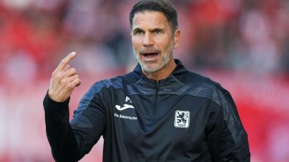 Bild: Christoph Reichwein/dpa
Guter Start für 1860-Trainer Patrick Glöckner.