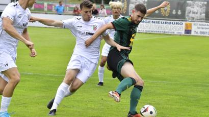 Archivbild: Hubert Ziegler
Marcel Kaiser (rechts), hier in einem Spiel gegen den TSV Abtswind, bescherte der DJK Ammerthal im Spiel gegen den 1. SC Feucht zwei Tore.