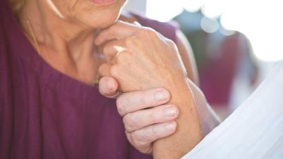 Bild: Daniel Naupold/dpa
Nur für wenige Alzheimer-Patienten kommt die neue Behandlung infrage.
