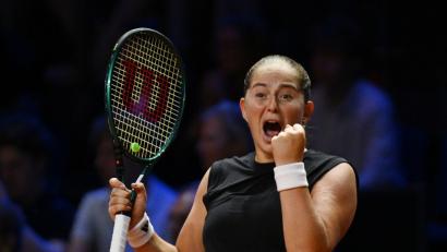 Bild: Marijan Murat/dpa
Jelena Ostapenko lieferte sich nach ihrem US-Open-Aus noch ein Wort-Duell mit Taylor Townsend.