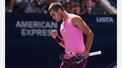 Bild: Heather Khalifa/FR172147 AP/dpa
Carlos Alcaraz steht im Viertelfinale der US Open.