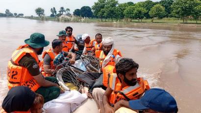 Bild: Ppi/PPI via ZUMA Press Wire/dpa
Sintflutartige Regenfälle haben 2.000 Dörfer in Punjab überschwemmt.