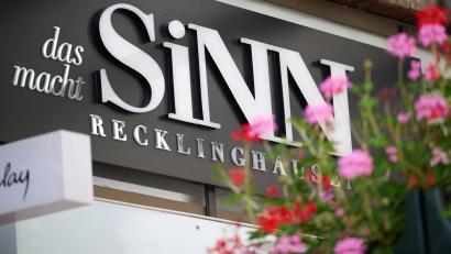 Bild: Bernd Thissen/dpa
Das Amtsgericht Hagen hat das Insolvenzverfahren über die Modekette Sinn aufgehoben. (Archivbild)