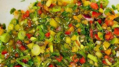 Bild: Florian Wagner/Stiftlandgriller e. V.
Chimichurri ist bunt und aromatisch. Das Rezept hat Florian Wagner von den Stiftlandgrillern für das Rezept der Woche zur Verfügung gestellt.