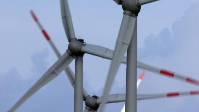 Symbolbild: Karl-Josef Hildenbrand/dpa
Mit ihrer Partnerschaft wollen zwei Oberpfälzer Firmen den Ausbau der Windkraft in Bayern voranbringen.