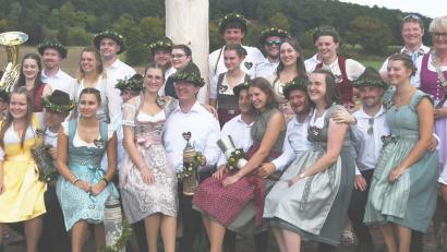 Bild: sche
14 Kirwapaare sorgten in Aschach für stimmungsvolle Festtage bei der traditionsreichen "Ägidi-Kirwa".