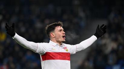 Bild: Marijan Murat/dpa
Fabian Rieder spielte in der vergangenen Saison auf Leihbasis beim VfB Stuttgart, nun wechselt er zum FC Augsburg. (Archivbild)