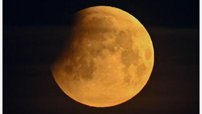 Bild: Patrick Pleul/dpa
Wer sich für Astronomie begeistert, kann sich auf ein Himmelsspektakel der besonderen Art am Sonntag, 7. September, freuen.