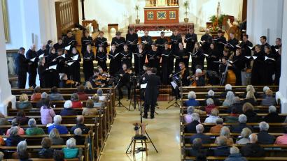 Archivbild: ubb
Bestens besucht was das Konzert des Chors Cantabile aus Regensburg im Jahr 2024.