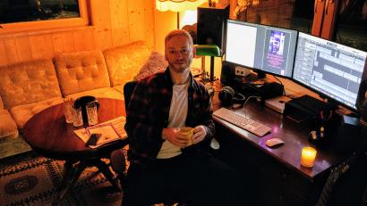 Bild: Raffael Brei/exb
Mario Weiß bei der Arbeit im Studio der Yellow-King-Productions.