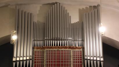 Bild: kro
Die Kirchenorgel in der Pfarrkirche St. Johannes in Großkonreuth erstrahlt in neuem Glanz.