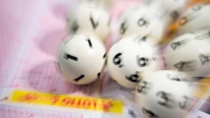 Symbolbild: Tom Weller/dpa
Bei der Ziehung von Lotto 6aus49 wurden gleich mehrere Millionengewinne in Bayern erzielt.