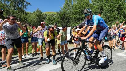Bild: David Pintens/BELGA/dpa
Chris Froome hat bei einem Trainingsunfall offenbar auch eine lebensbedrohliche Herzverletzung erlitten. (Archivbild)