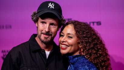 Bild: Fabian Sommer/dpa
Max Herre hat krankheitsbedingt seine Konzerte mit Partnerin Joy Denalane in den kommenden Monaten abgesagt. (Archivbild)