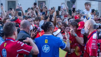 Bild: Stefano Porta/LaPresse via ZUMA Press/dpa
Die Liebe zu Ferrari ist groß.