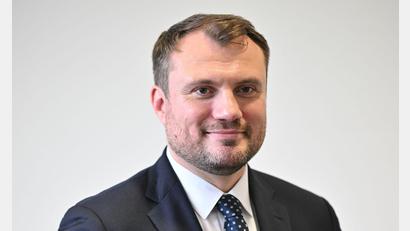 Bild: Sebastian Christoph Gollnow/dpa
Brandenburgs Wirtschaftsminister Daniel Keller (SPD) wirbt mit einer neuen Kampagne für Zuzüge aus Westdeutschland. (Archivbild)