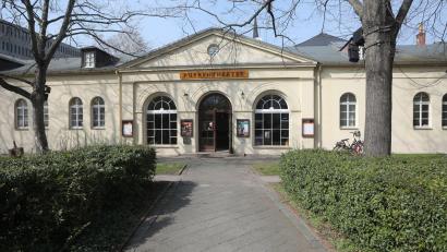 Bild: Bodo Schackow/ZB/dpa
Nach der Sanierung öffnet das Geraer Puppentheater seine Tore (Archiv).