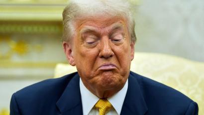 Bild: Alex Brandon/AP/dpa
In den USA soll der Oberste Gerichtshof nun über Donald Trumps Zollpolitik entscheiden. (Archivbild)