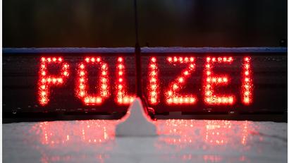 Symbolbild: Soeren Stache/dpa
An der B 85 in Amberg ist ein Unfall passiert.