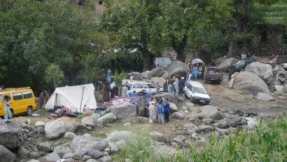 Bild: Li Ang/XinHua/dpa
Blick auf ein provisorisches Notunterkunftslager nach dem Erdbeben in der afghanischen Provinz Kunar.