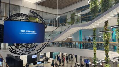 Bild: Kathrin Halbhuber
Das Siemens-Besucherzentrum von innen. Wenn die Veranstaltung "IMPULSE 4 YOU" stattfindet, können sich alle Interessierten ein Bild davon machen, wie es dort aussieht.