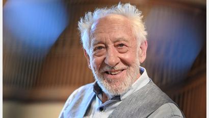 Bild: Jens Kalaene/dpa
Dieter Hallervorden wird 90 und feiert seinen runden Geburtstag auf der Bühne.