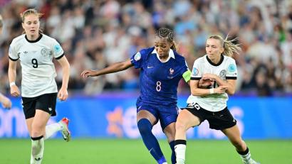 Bild: Sebastian Christoph Gollnow/dpa
Grace Geyoro (M) wechselt nach England. (Archivbild)