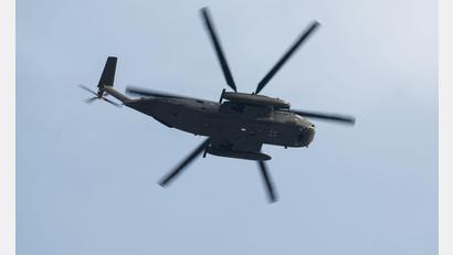 Bild: Robert Michael/dpa
Beim Abseilen vom Hubschrauber verlor der Soldat den Halt. (Symbolbild)