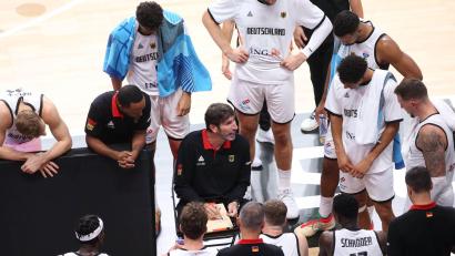 Bild: Matthias Stickel/dpa
Bundestrainer Alex Mumbru ist zurück - und Deutschlands Basketballer siegen auch für ihn.
