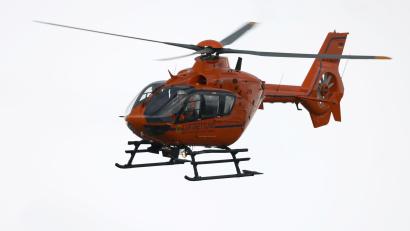Bild: Oliver Berg/dpa
Auch zwei Rettungshubschrauber waren an der Unfallstelle im Einsatz. (Symbolbild)