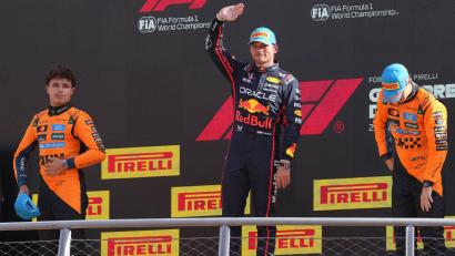 Bild: Antonio Calanni/AP/dpa
Muss das McLaren-Duo doch noch auf Max Verstappen aufpassen im WM-Kampf?