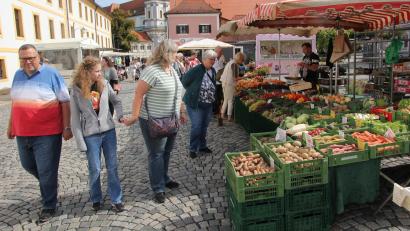 Bild: kro
Die Auswahl an Obst und Gemüse war beim Herbstmarkt in Waldsassen überragend.