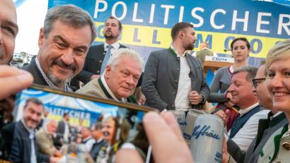 Bild: Peter Kneffel/dpa
CSU-Chef Söder liebt die Weltraum-Saga „Star Wars“. In seiner Partei kennt aber offensichtlich nicht jeder den musikalischen Unterschied zwischen der guten und der dunklen Seite der Macht.
