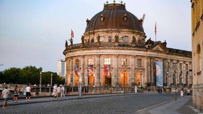 Bild: Jens Kalaene/dpa-Zentralbild/dpa
Auch in Deutschland zeigen Studien: Kunst wirkt. Wann kommt das Museum auf Rezept?
