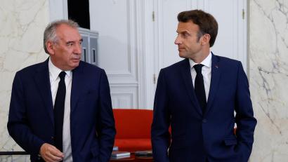Bild: Ludovic Marin/AFP POOL/AP/dpa
Nicht nur für den Premier auch für Macron ist es eine Schlappe. (Archivbild)