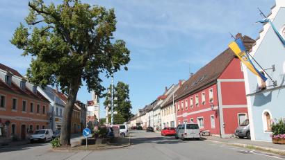 Bild: pi
Der Stadtrat möchte mit dem Kommunalen Förderprogramm den historischen Ortskern von Pleystein aufwerten.