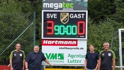 Bild: Manuel Weber
Der SV Etzelwang feiert 80-jähriges Jubiläum und nimmt seine neue Anzeigetafel in Betrieb.