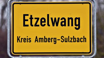 Symbolbild: Stephan Huber
Die Gemeinde Etzelwang will Gewerbe ansiedeln, sieht aber bei einer Bauvoranfrage für einen Metallbaubetrieb das Ortsbild von Schmidstadt in Gefahr.