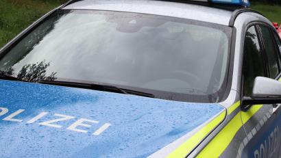 Symbolbild: Dobler
Zwei Kinder werfen in Büchelkühn Böller. Eine Anwohnerin holt die Polizei.